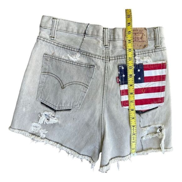 Vintage Button Fly Levi’s DIY Jeans Skirt Distressed American Flag Frayed Hem - Picture 6 of 10